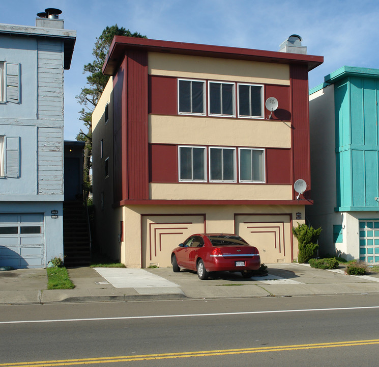 4037 Callan Blvd in Daly City, CA - Building Photo