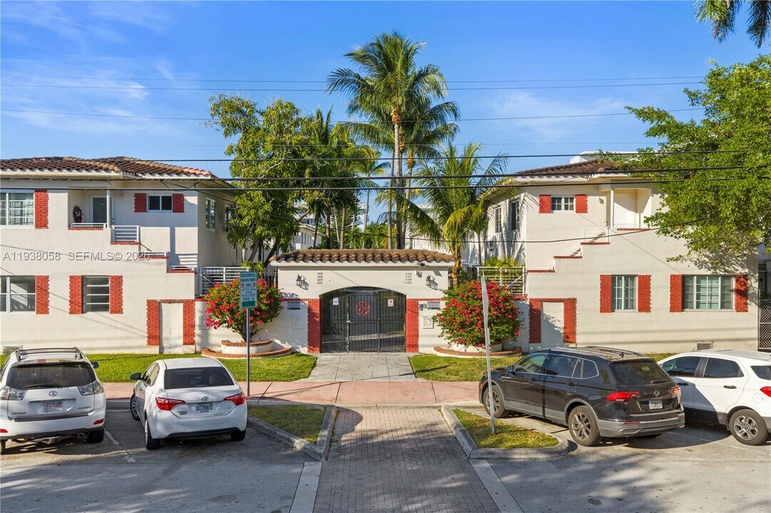 1203 Marseille Dr in Miami Beach, FL - Building Photo
