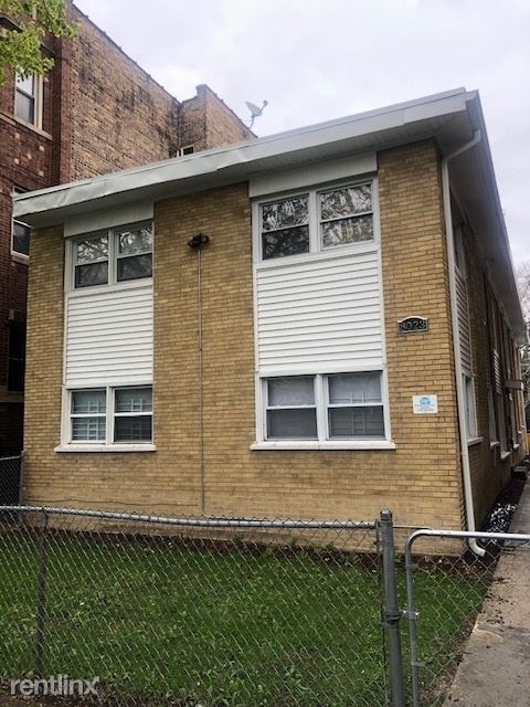 8023 S Ellis Ave in Chicago, IL - Foto de edificio