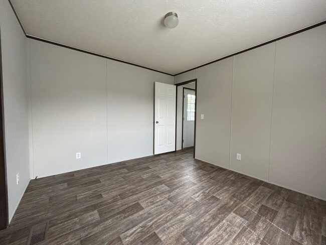 property at 733 Ascot Cir