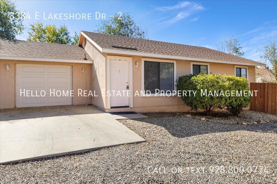 8384 E Lakeshore Dr in Prescott Valley, AZ - Building Photo