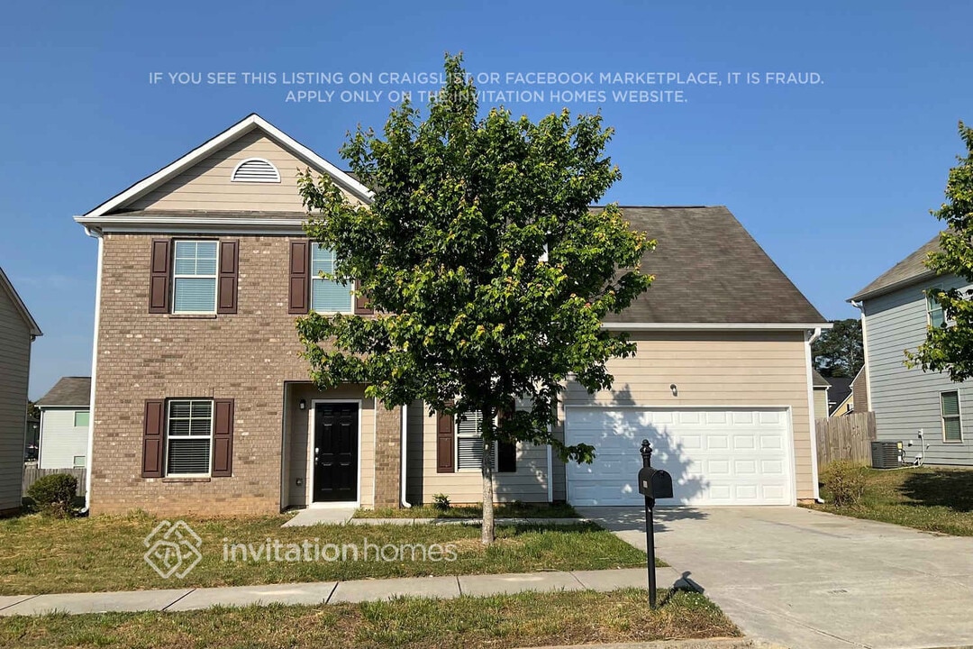 4303 Violet Way Ct in Loganville, GA - Building Photo