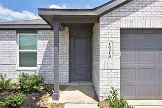 10218 Prairie Dunes Ln in Cleveland, TX - Building Photo - Building Photo