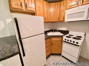 379 Commonwealth Ave in Boston, MA - Building Photo - Building Photo