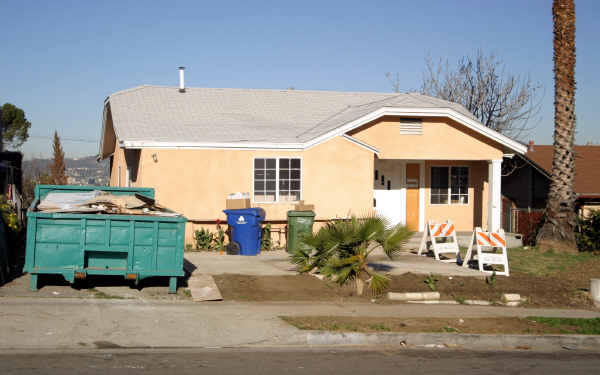 635-637 N Benton Way in Los Angeles, CA - Foto de edificio - Building Photo