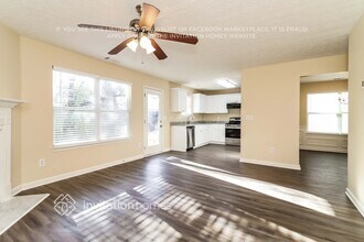 9448 Lakeview Rd in Union City, GA - Foto de edificio - Building Photo