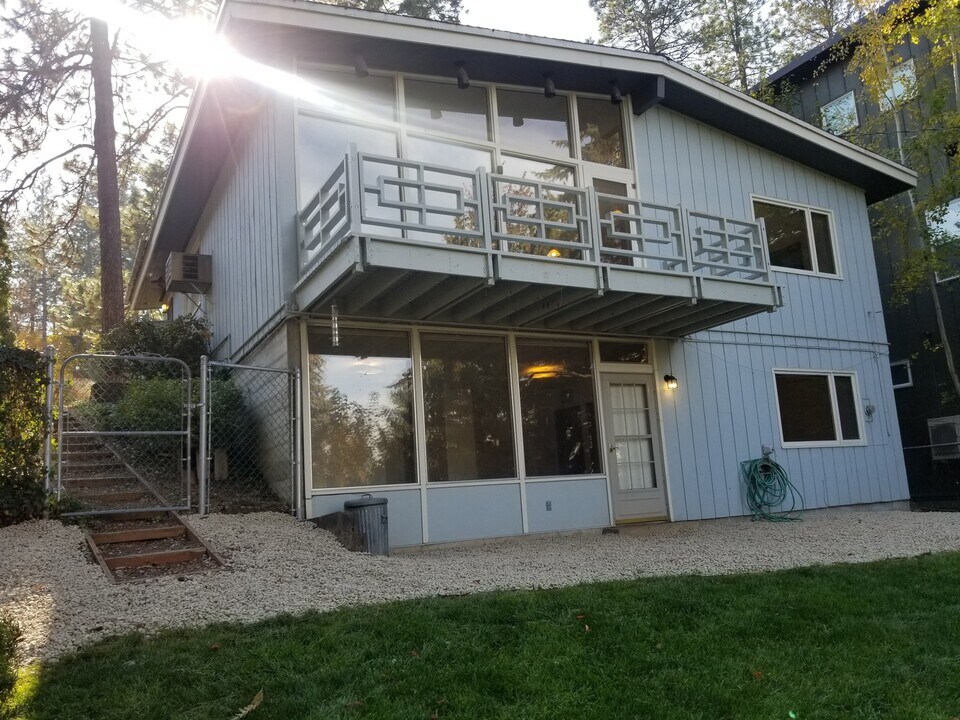 1525 E 19th Ave in Spokane, WA - Building Photo