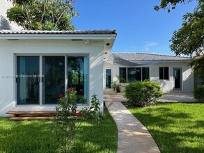 1361 Stillwater Dr in Miami Beach, FL - Building Photo - Building Photo