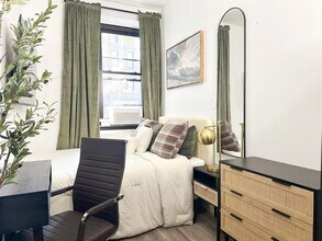 Furnished room/NOT APARTMENT, Unit 1 in Brooklyn, NY - Foto de edificio - Building Photo