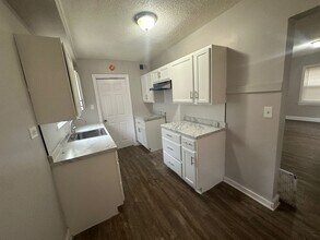 12227 S Throop St in Chicago, IL - Foto de edificio - Building Photo