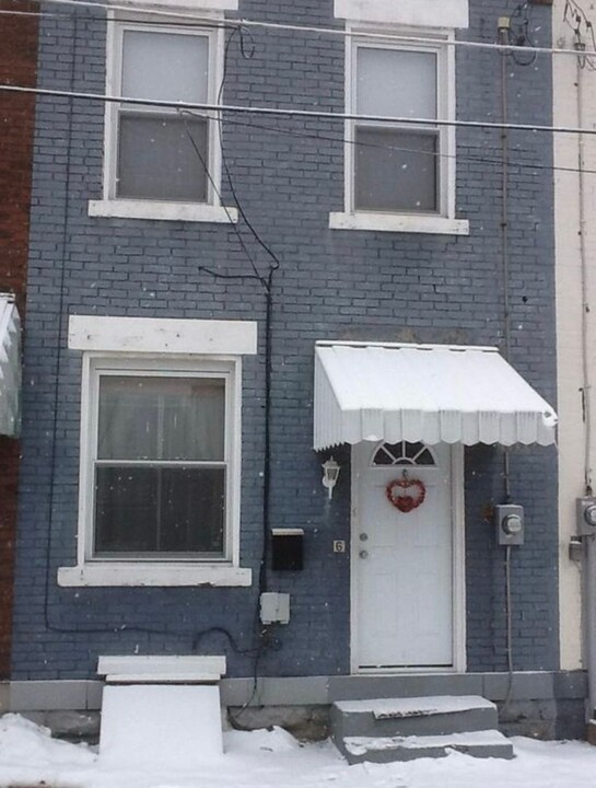 6 St Leo St in Pittsburgh, PA - Building Photo