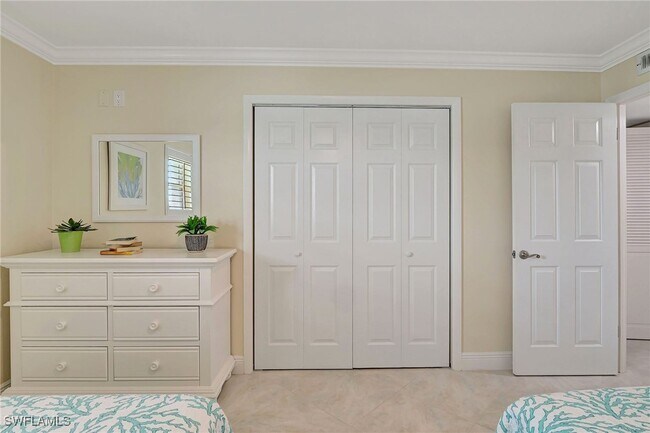 property at 2880 Gulf Shore Blvd N