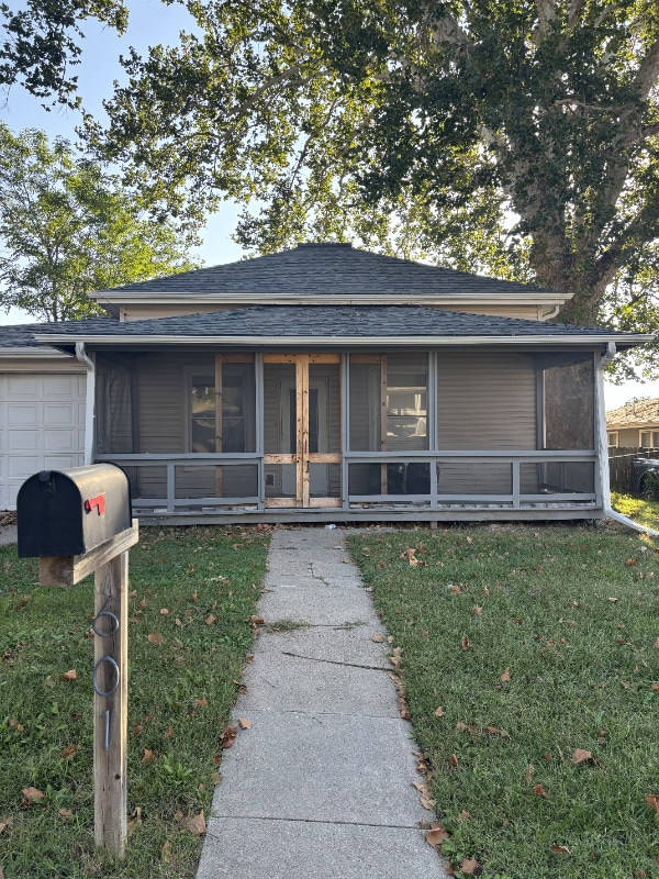 property at 601 S 6th St