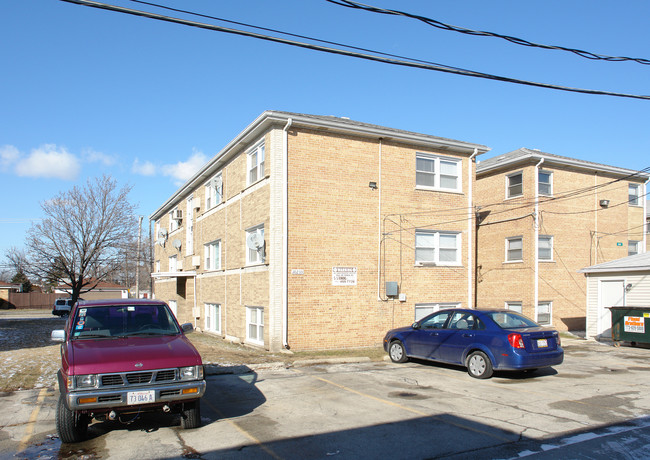 10233 Chestnut Ave in Franklin Park, IL - Foto de edificio - Building Photo