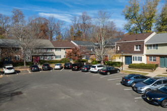 Park Apartments in Bordentown, NJ - Building Photo - Building Photo