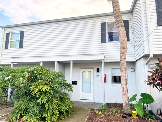 6054 Amberly Ct in Orlando, FL - Building Photo - Building Photo