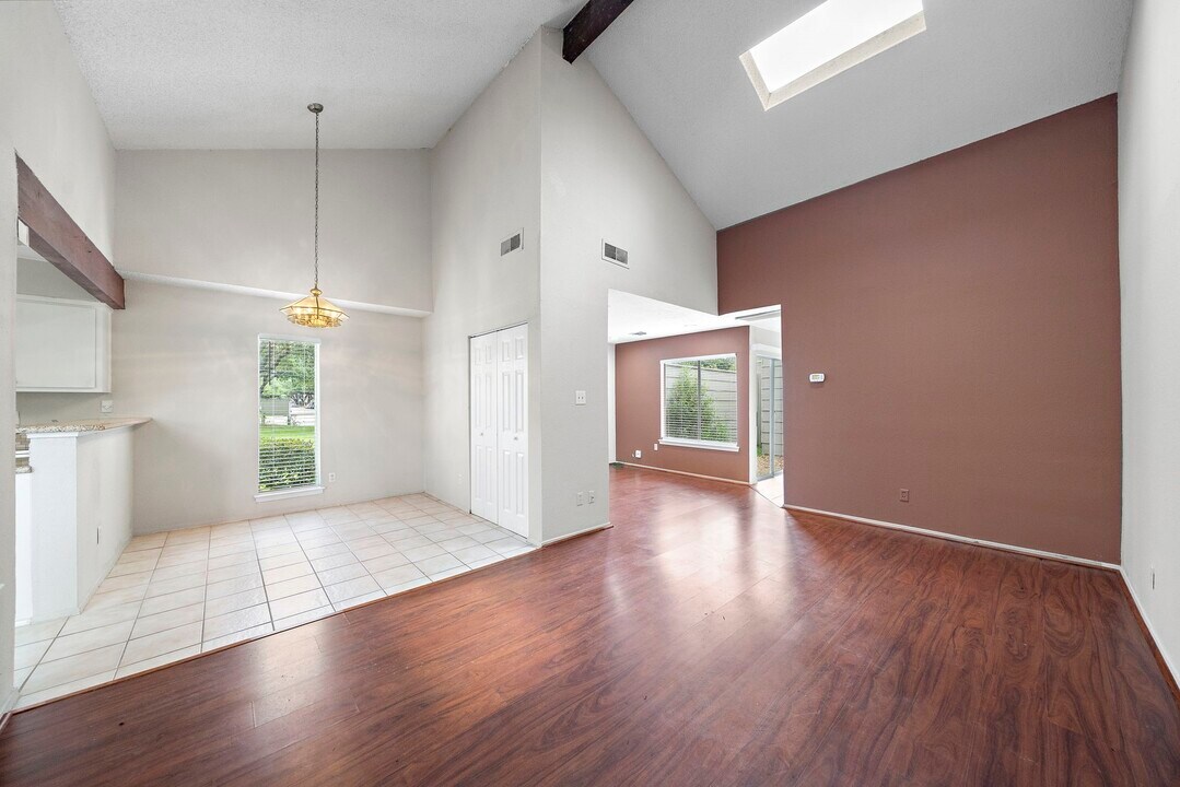 12980 Greenway Chase Ct in Houston, TX - Building Photo
