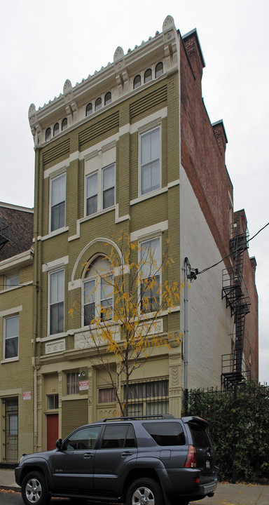 19 Green St in Cincinnati, OH - Building Photo