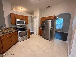 4608 W Catbrier Ct in Jacksonville, FL - Foto de edificio - Building Photo