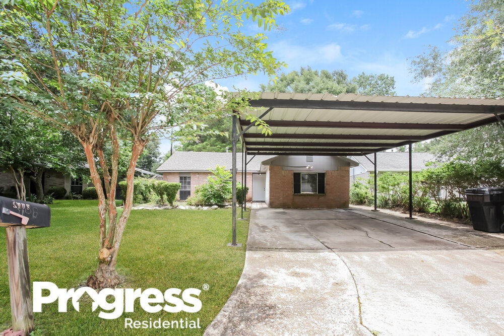 5108 Gunnison St Photo