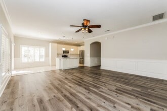 18863 Maisons Dr in Lutz, FL - Foto de edificio - Building Photo