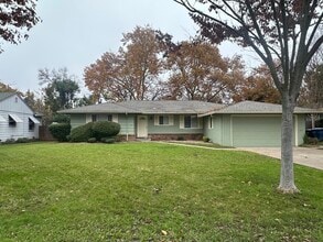 3521 Los Alamos Way in Sacramento, CA - Building Photo - Building Photo