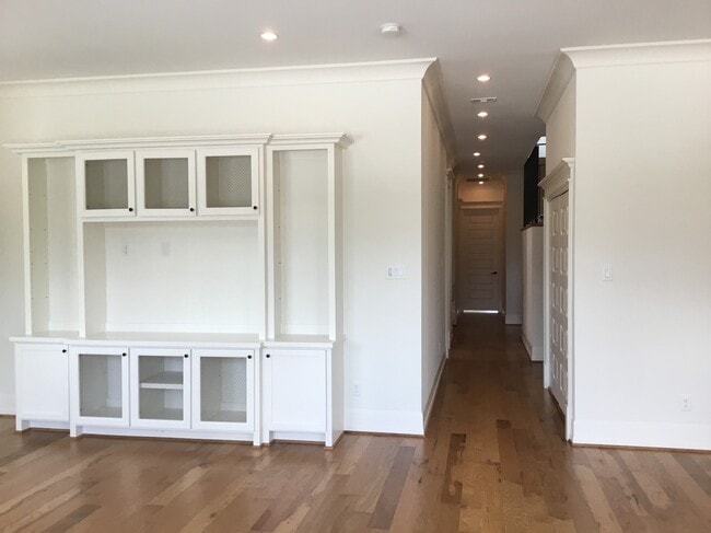 property at 1116 Bartlett St