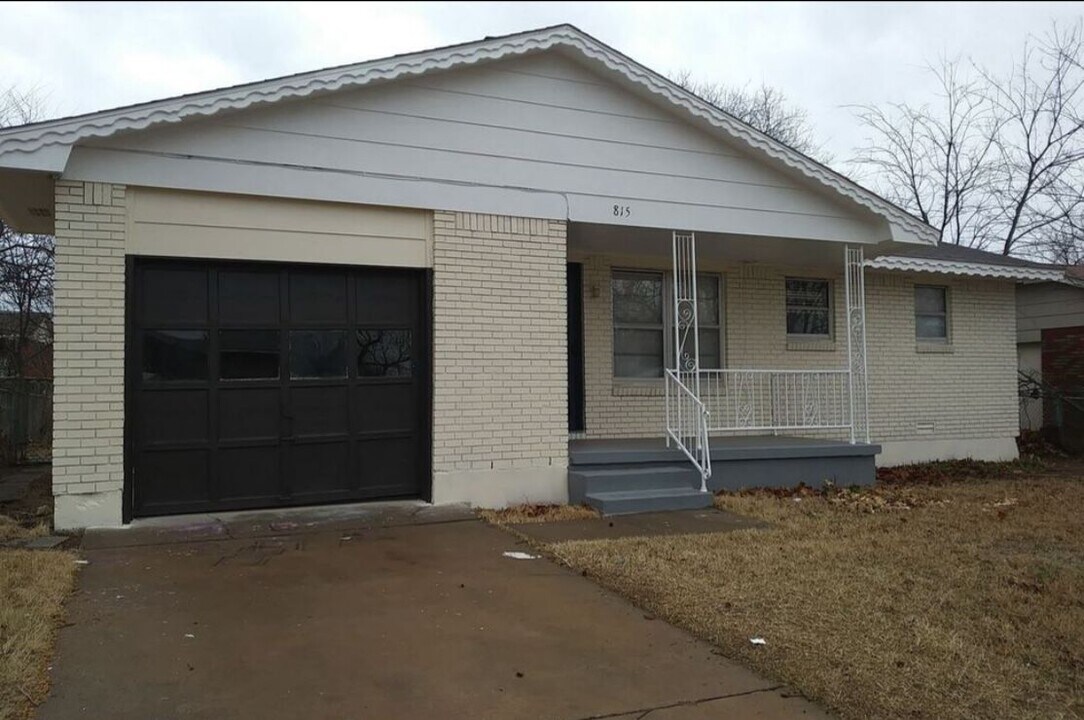815 NW 58th St in Lawton, OK - Building Photo