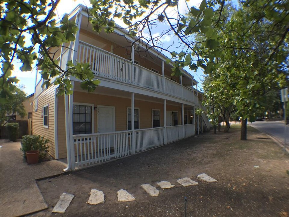 619 W 37th St in Austin, TX - Building Photo