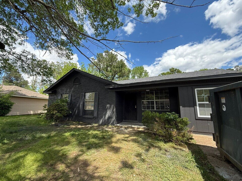 4192 Nam Ni Dr in Memphis, TN - Building Photo