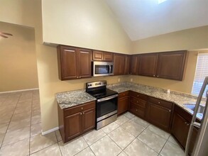 17510 Mapletrail Dr in Houston, TX - Building Photo - Building Photo