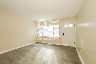 321 Rexford St in Akron, OH - Foto de edificio - Building Photo