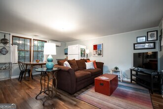 290.5 Milledge Cir in Athens, GA - Building Photo - Building Photo