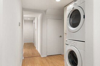 10777 Ashton Ave-Unit -Twin Room 5 - A in Los Angeles, CA - Building Photo - Building Photo