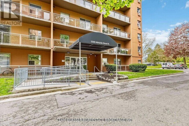 1580 Adelaide St in London, ON - Building Photo - Building Photo