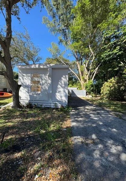 6800 NW 39th Ave in Coconut Creek, FL - Building Photo - Building Photo