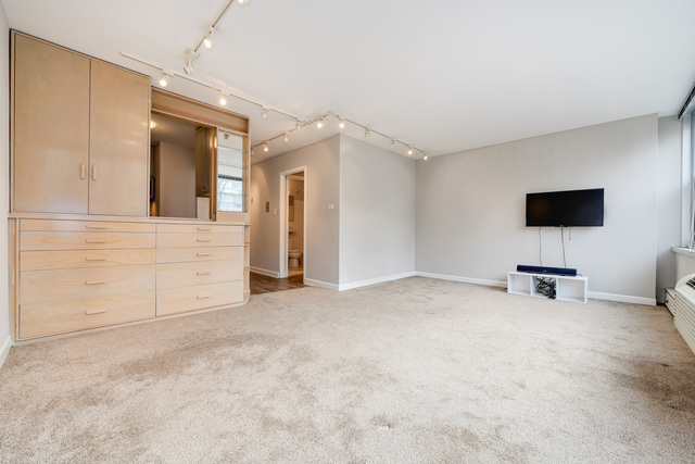 property at 336 W Wellington Ave