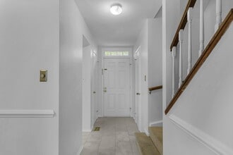 2534 S Arlington Mill Dr, Unit B in Arlington, VA - Building Photo - Building Photo