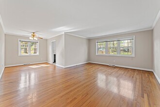 30 Knoxbury Terrace in Greenville, SC - Building Photo - Building Photo