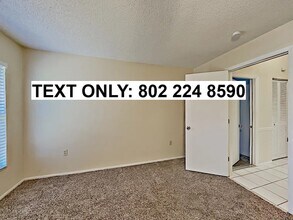 4983 79th Ave Dr E in Sarasota, FL - Building Photo - Building Photo