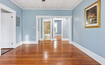 20 Leslie St in Boston, MA - Foto de edificio - Building Photo