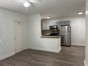 2640 NE 8th Ave in Wilton Manors, FL - Building Photo - Building Photo