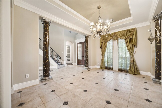 property at 5402 Oakville Ct