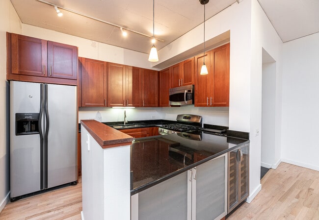 939 W Huron St in Chicago, IL - Building Photo - Building Photo