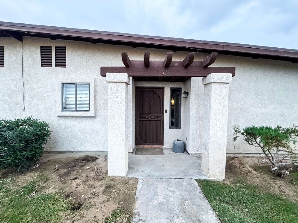 1465 E Laguna Pl in Yuma, AZ - Building Photo