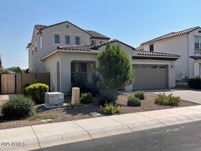 955 E Holland Park Dr in Gilbert, AZ - Building Photo - Building Photo