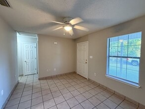 5877 Byrom St in Milton, FL - Building Photo - Building Photo