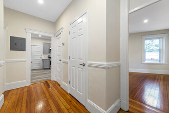 46 Brackett St, Unit 2 in Boston, MA - Building Photo - Building Photo