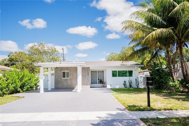305 NW 122nd St in North Miami, FL - Building Photo - Building Photo