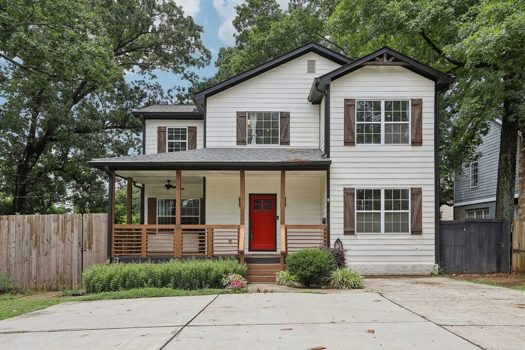 2411 2nd Ave in Decatur, GA - Building Photo